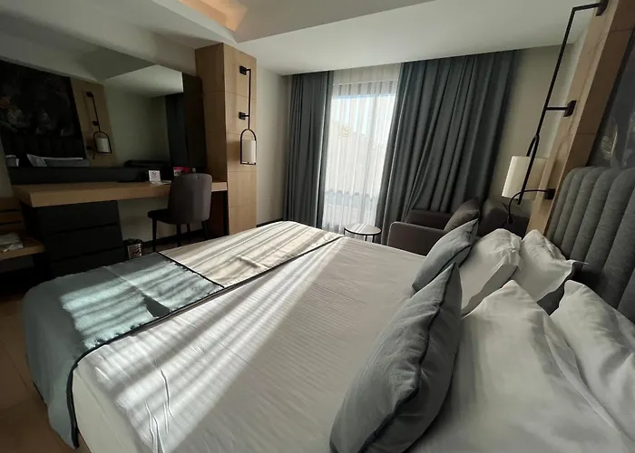 Zeugma - Adult Only 16 4* Side